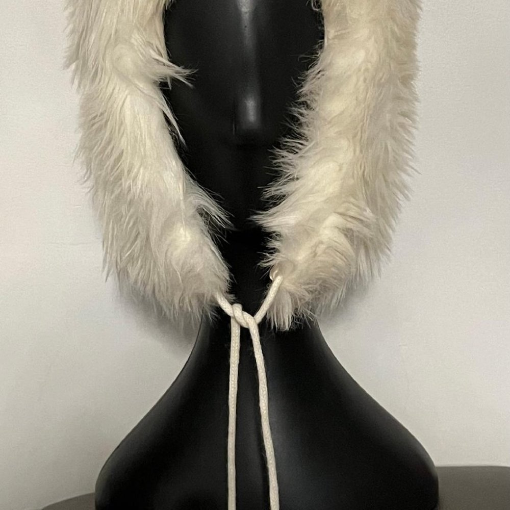 Divided Sz. One Size Fits All White Faux Fur